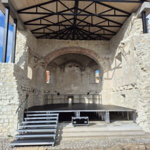 GOTOWA SCENA